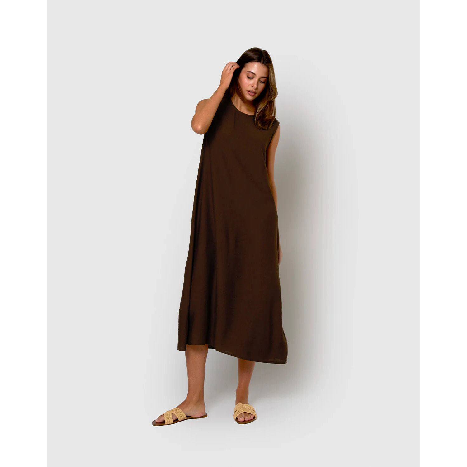 Vestido largo sin mangas fluido chocolate