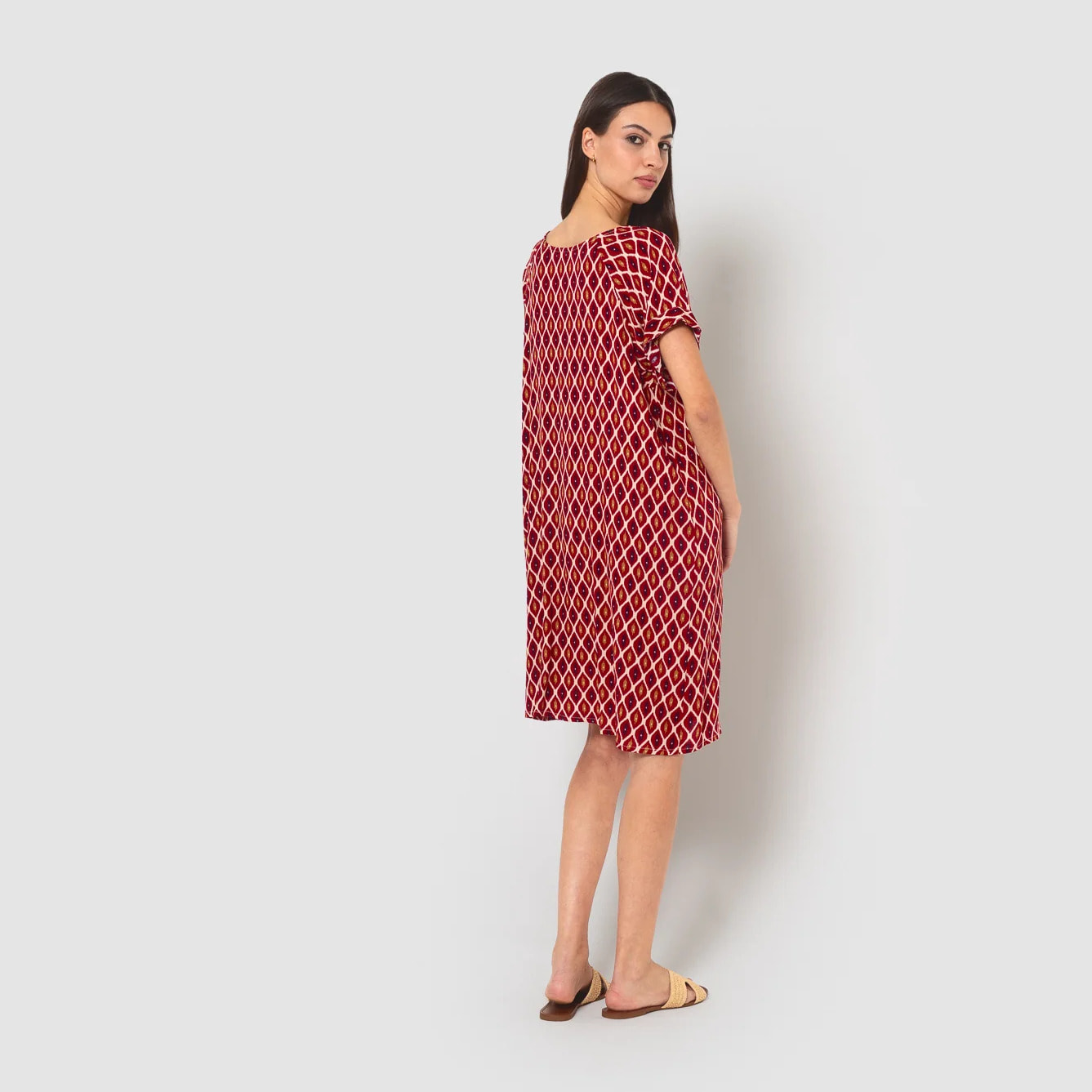 Vestido corto bambula detalles plisados cartagena burdeos