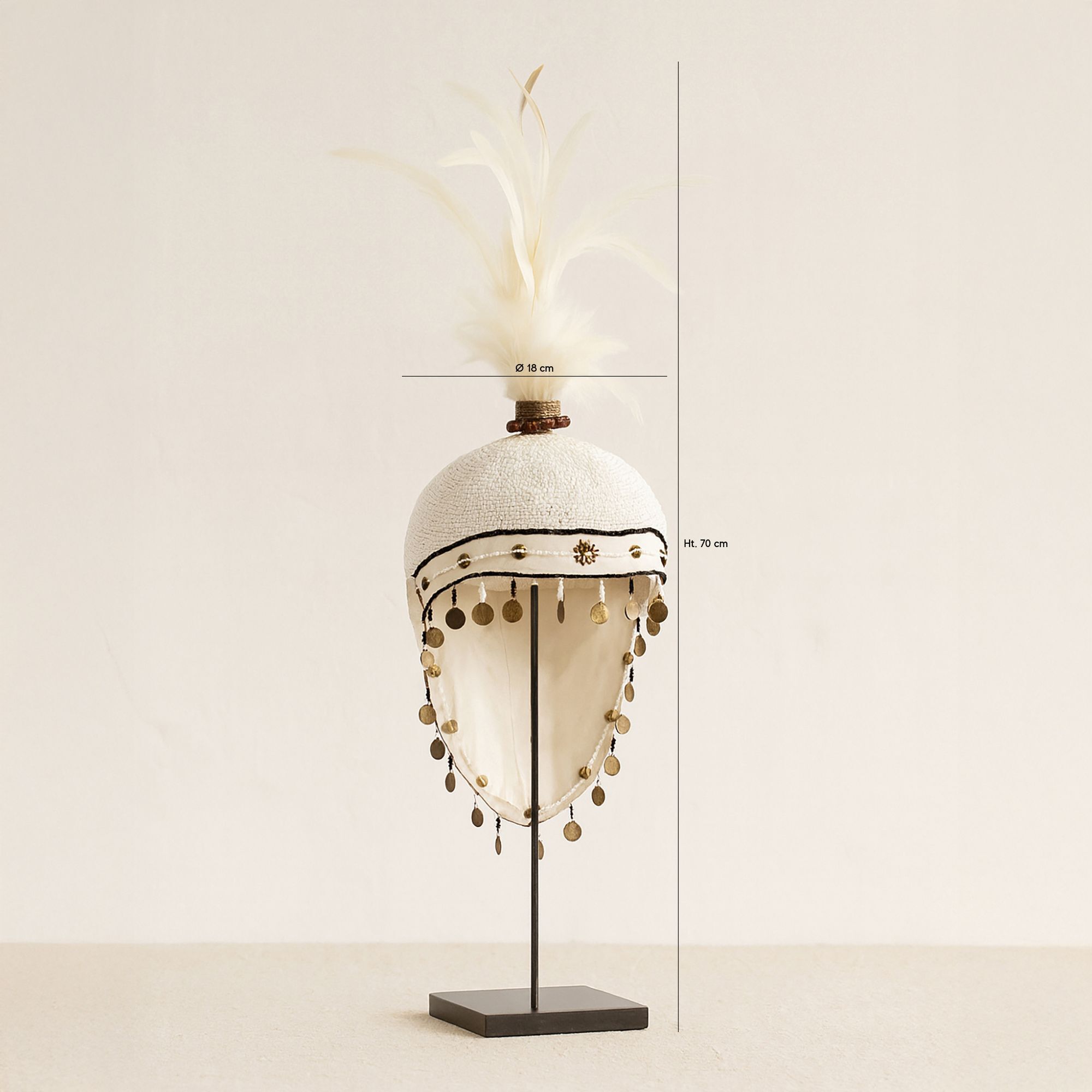 Coiffe traditionnelle en plumes et perles  SANATH