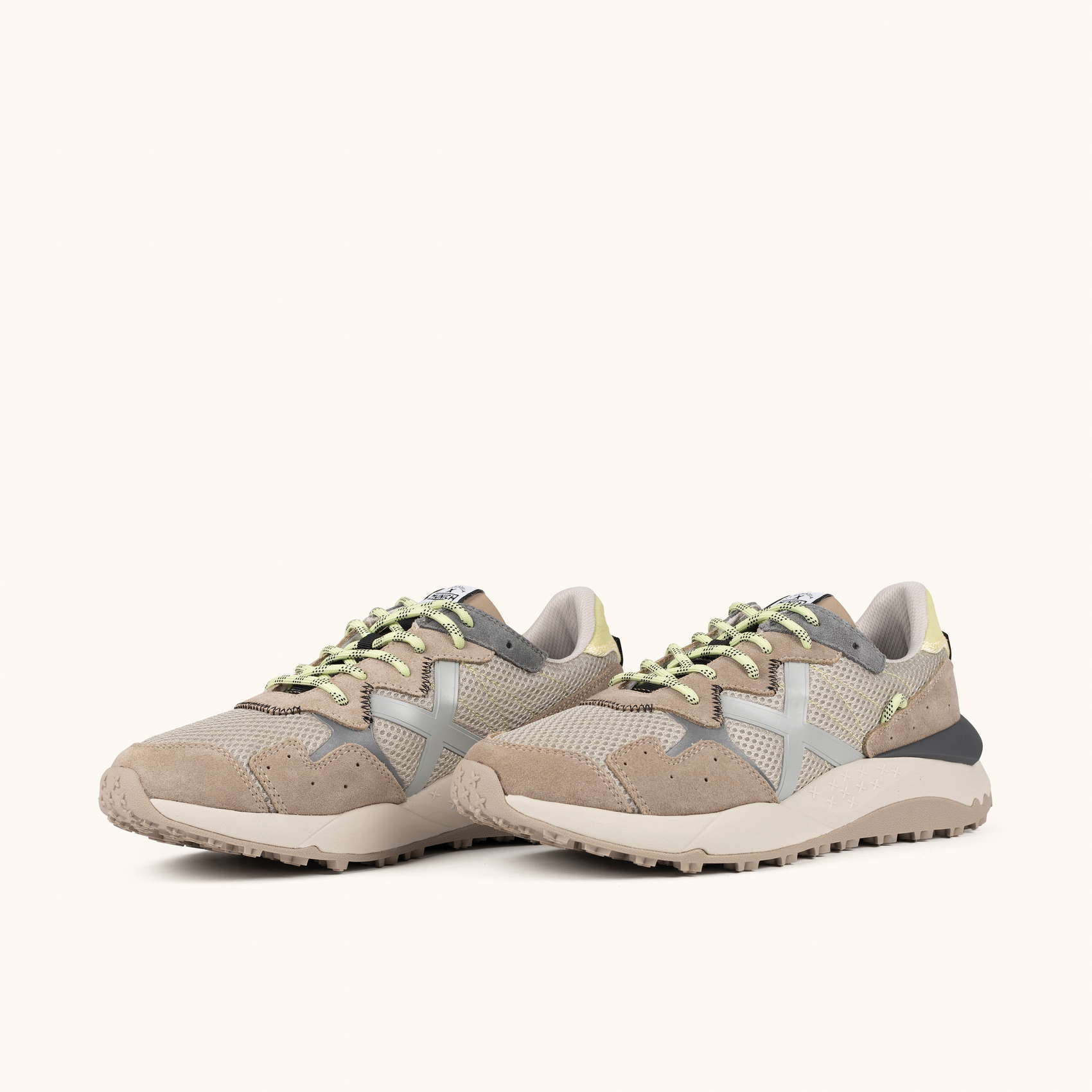 MUNICH SHIBUYA 37 Sneakers Diseño Elegancia Deportiva Beige, Gris y Amarillo