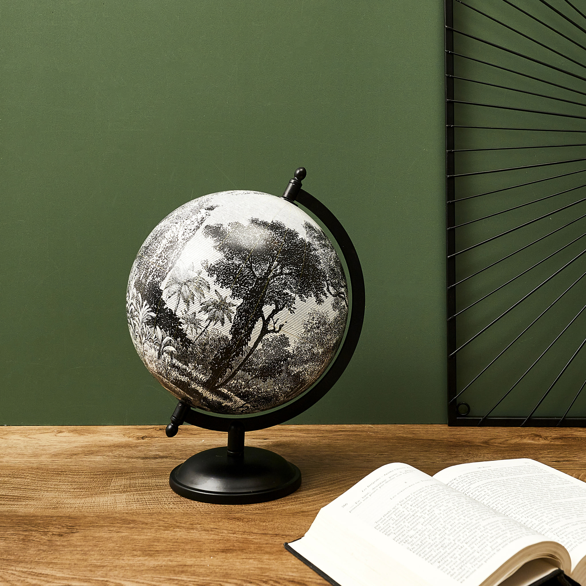 Globe Deco Black Forest D21.4cm