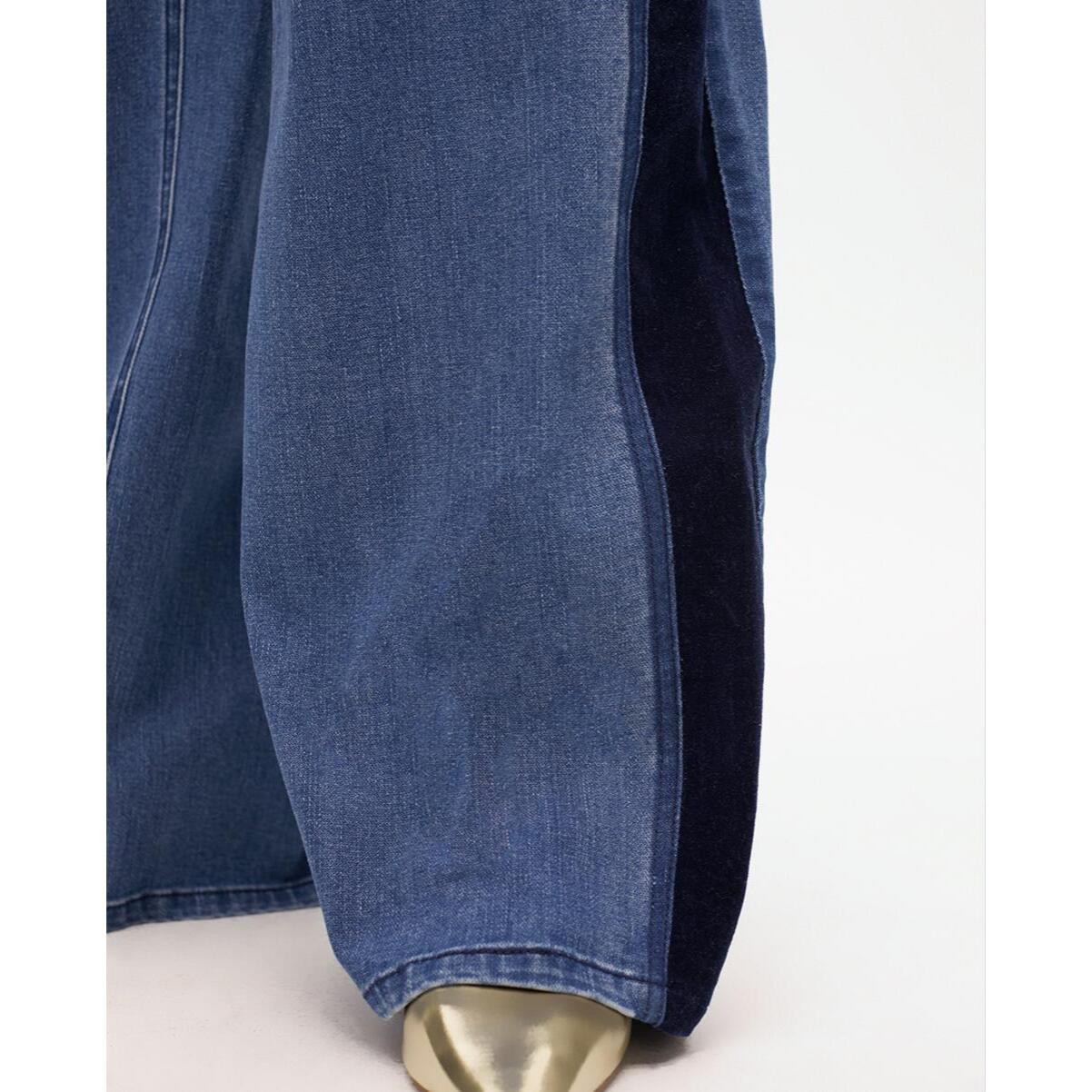 Pantaloni in Denim con Dettagli in Velluto