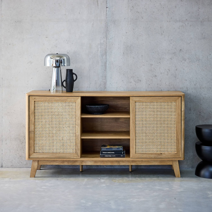 Buffet avec 2 portes coulissantes et étagères. effet bois et détails cannage. buffet bas. 150cm