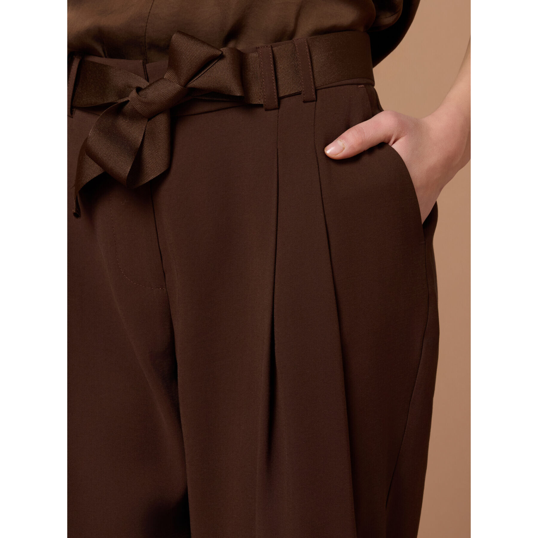 Oltre - Pantalones fluidos con cinturón - Marrón