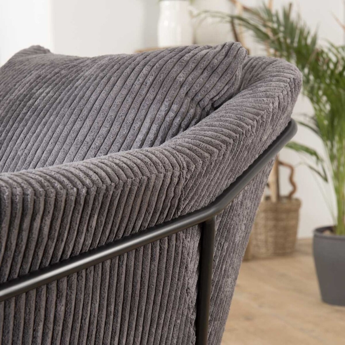 AGATHE - Fauteuil tissu velours cotelé gris anthracite pieds évasés métal