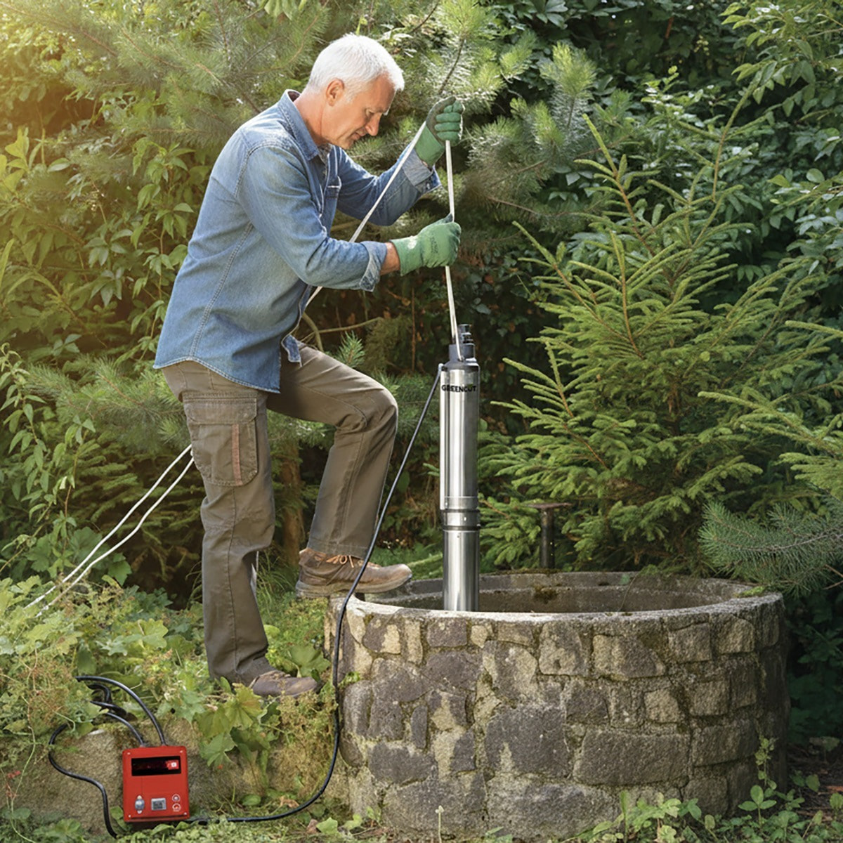 Bomba sumergible 370 W, caudal 20 L/min, altura máxima 50 m para aguas limpias - GREENCUT