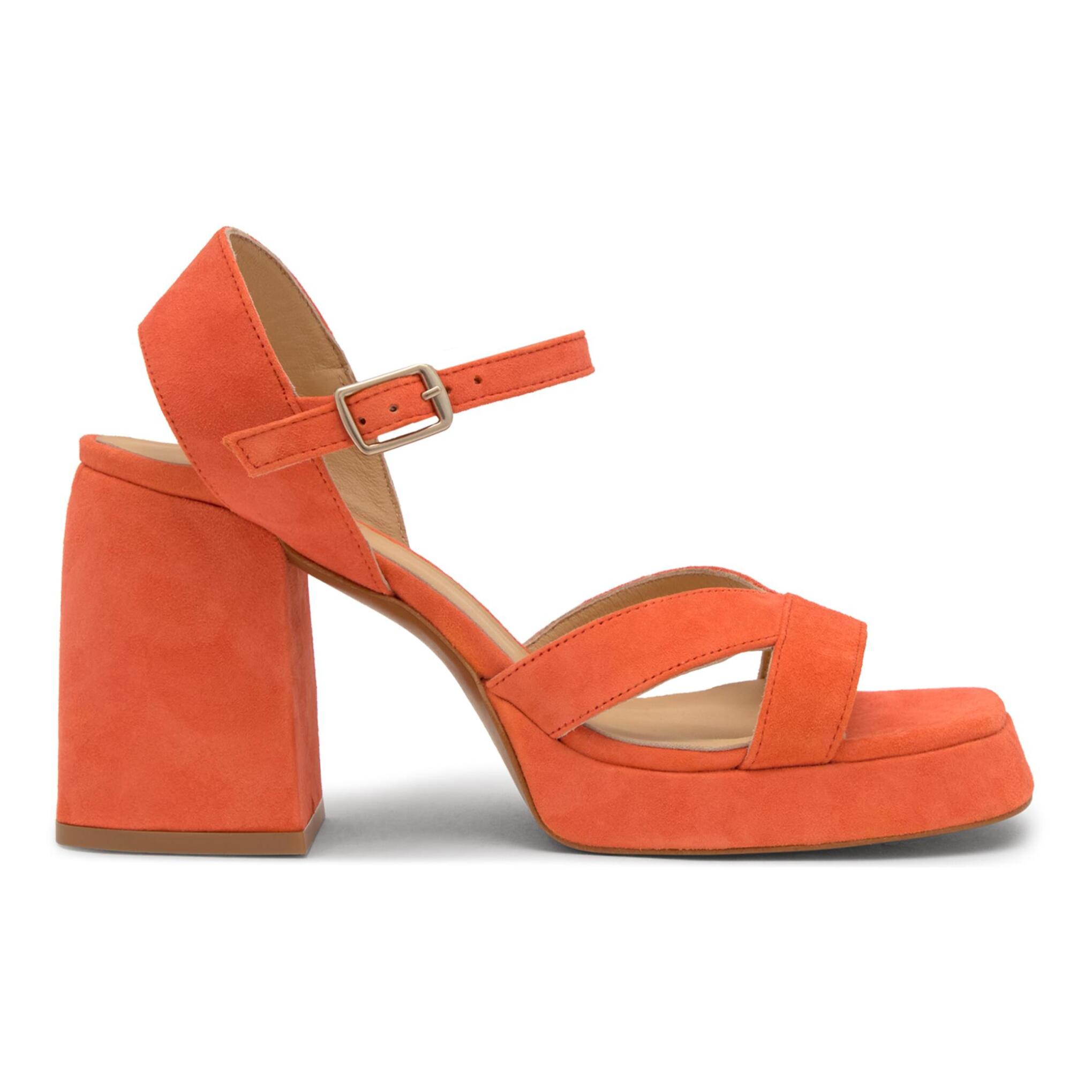 Sandalia de tacón Vero en ante con cierre de hebilla