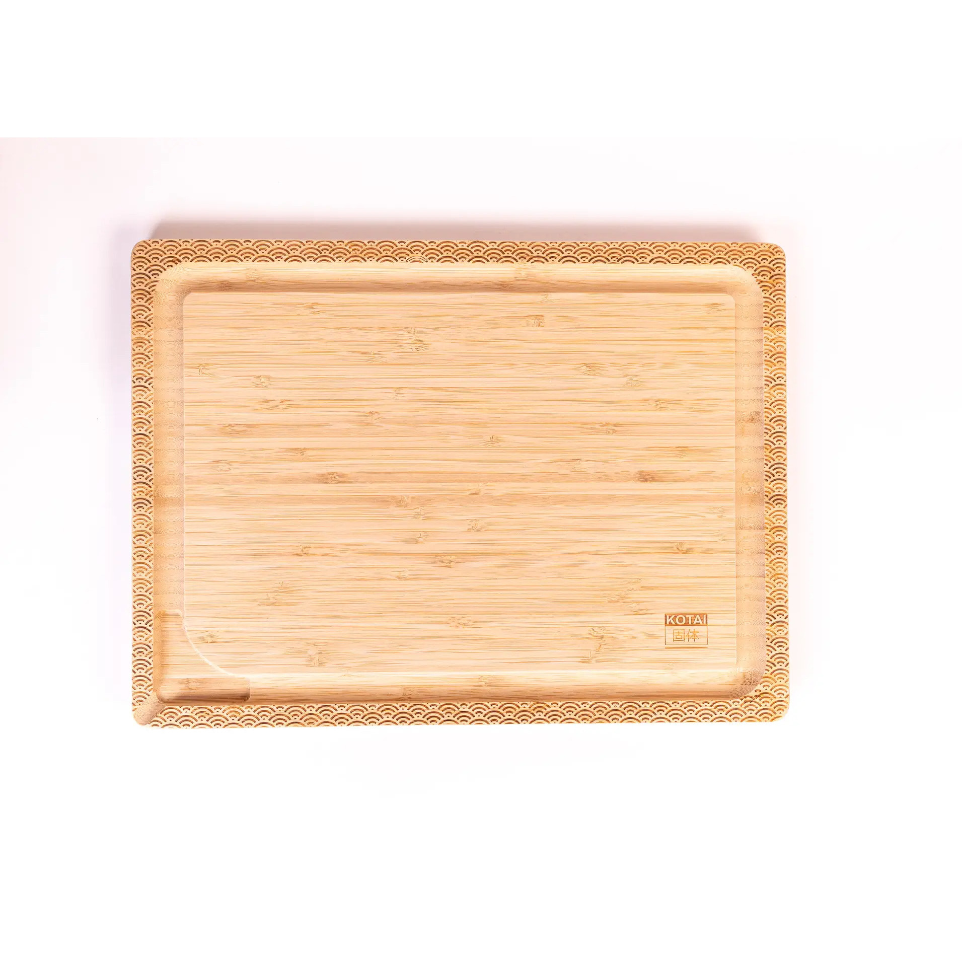 Tagliere in bambù (motivo ondulato) | Naturalmente antibatterico e antifungino (40 × 30 × 2 cm)