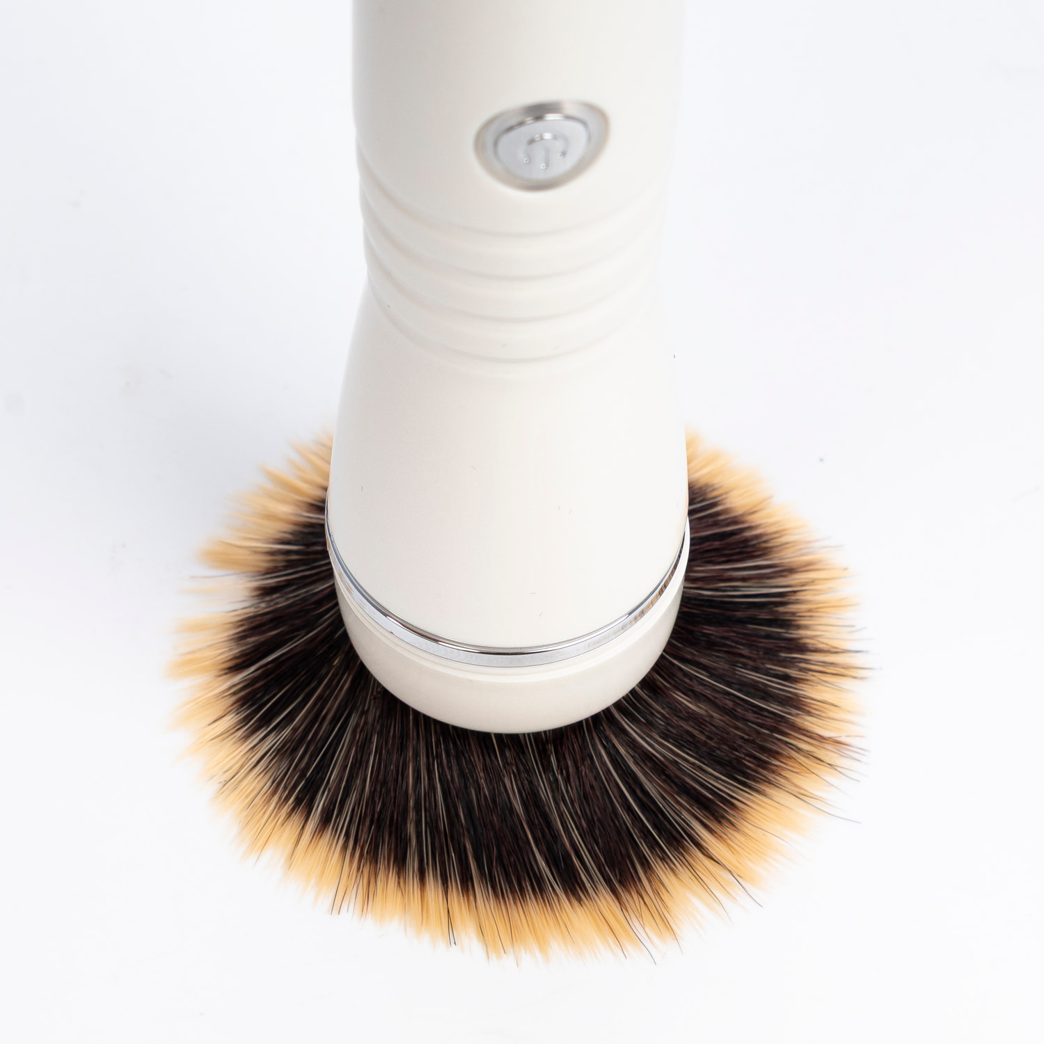 Pennello per trucco elettrico. Con batteria ricaricabile e 2 intensità. Include 2 teste.