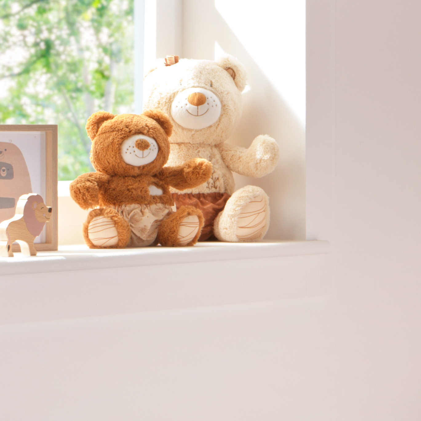Peluche ours beige avec détails brodés