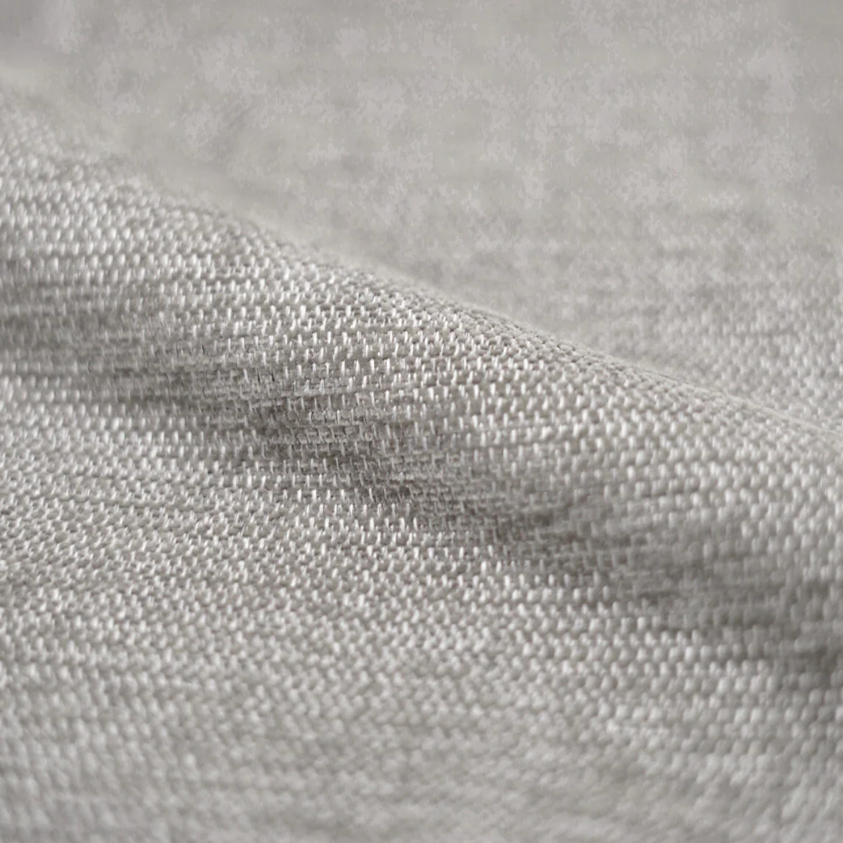 Chaise en tissu beige chiné et pieds noirs - Milly