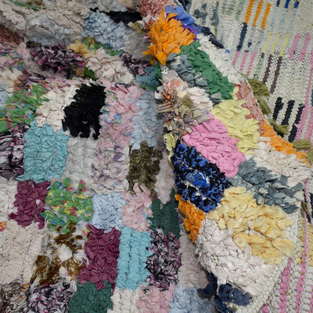 Authentique Tapis berbère fait à la main en tissu recyclé MUNI