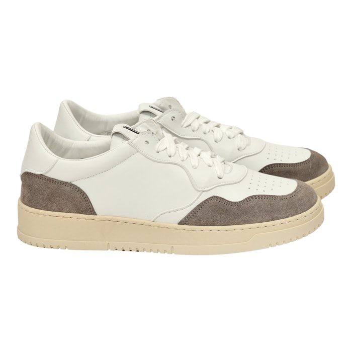 Sneakers in pelle con inserti in camoscio