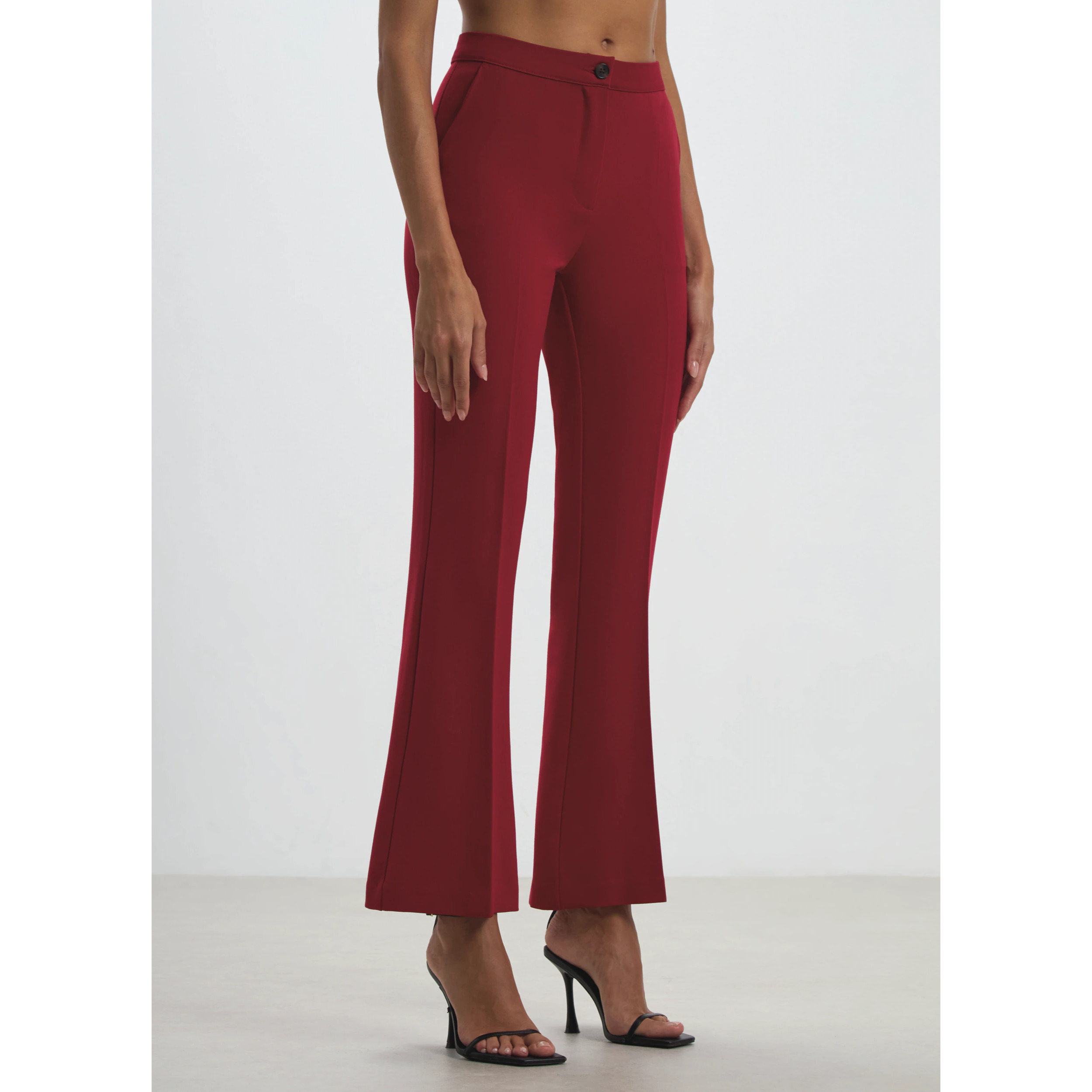 Pantalone flare