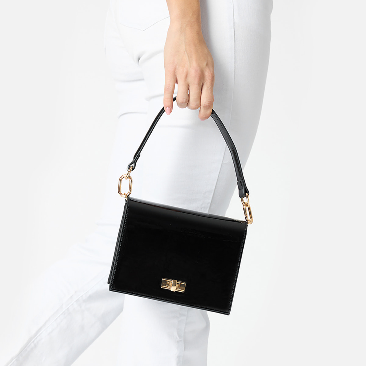 Borsa donna a tracolla nera in vernice