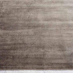 Tapis artisanal doux et soyeux tufté main en viscose