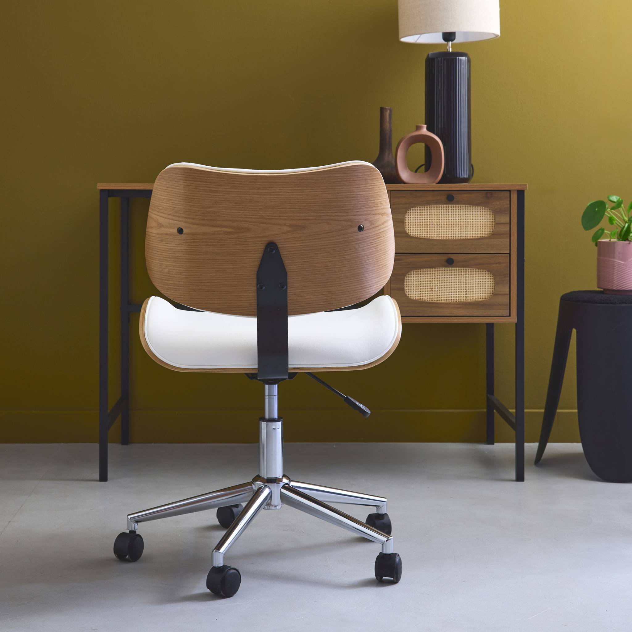 Chaise de bureau à roulettes décor bois courbé placage effet chêne et simili cuir blanc