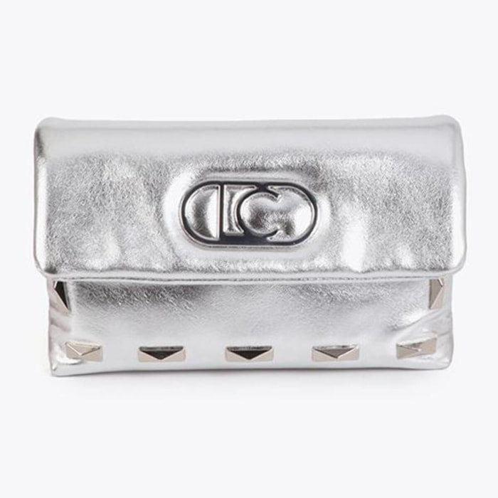 Piccola borsa a tracolla metallica con borchie rettangolari