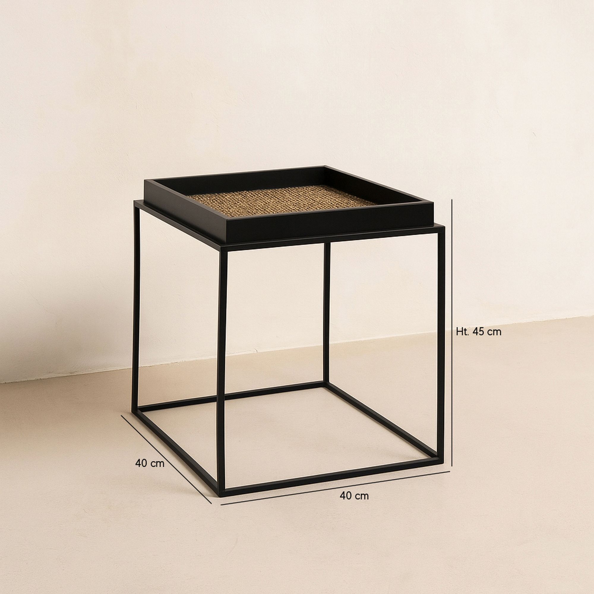 Meuble d'appoint en noix de coco et pieds en métal noir LAMAI