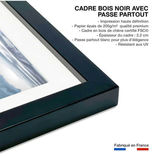 Affiche Un matin à l'Aiguille du Midi Affiche + cadre en bois - Noir