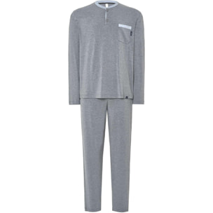 Pijama hombre suave tejido, escote con abertura de botones, manga larga y pantalón largo de corte regular con bolsillos laterales