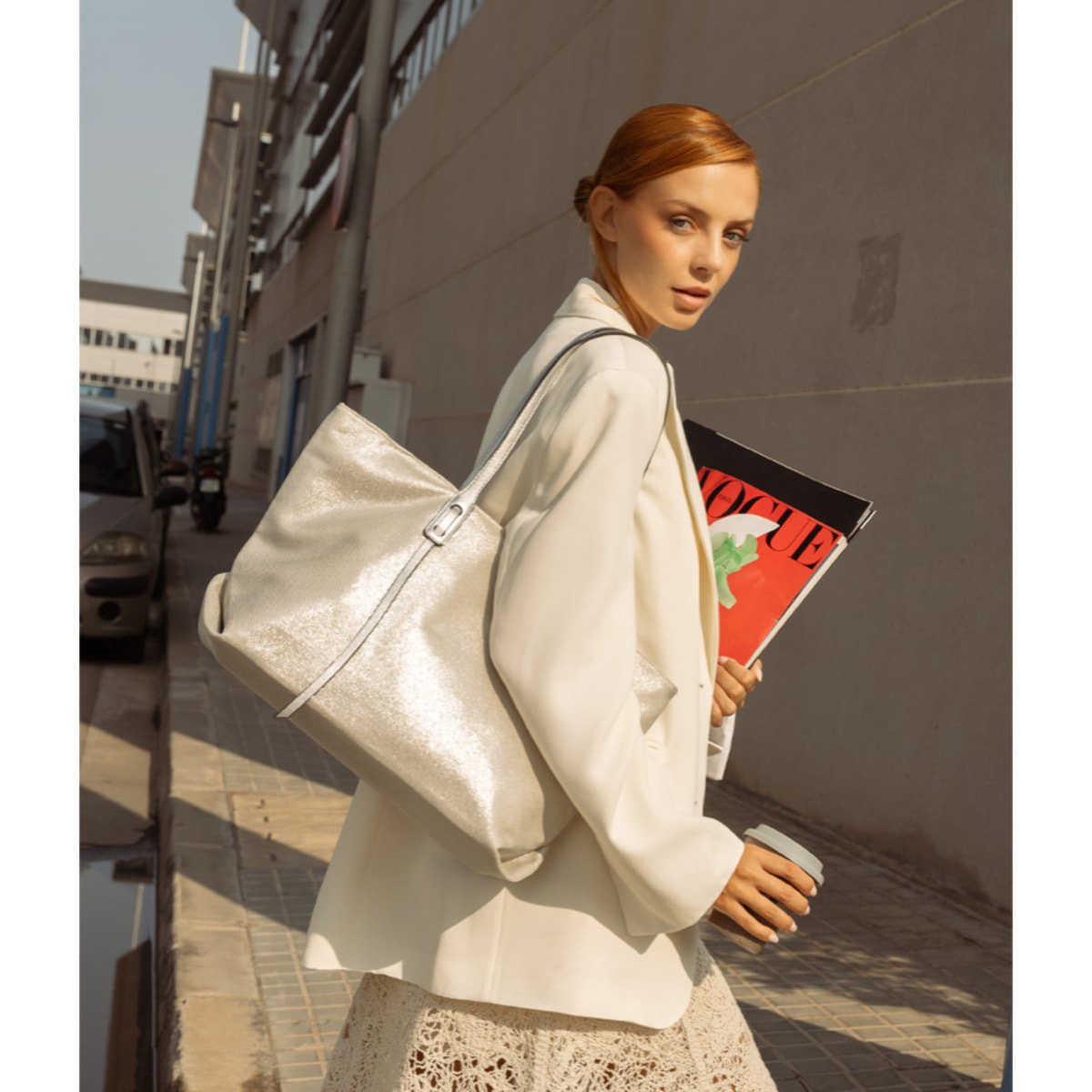 Bolso shopper dorado en canvas con cremallera