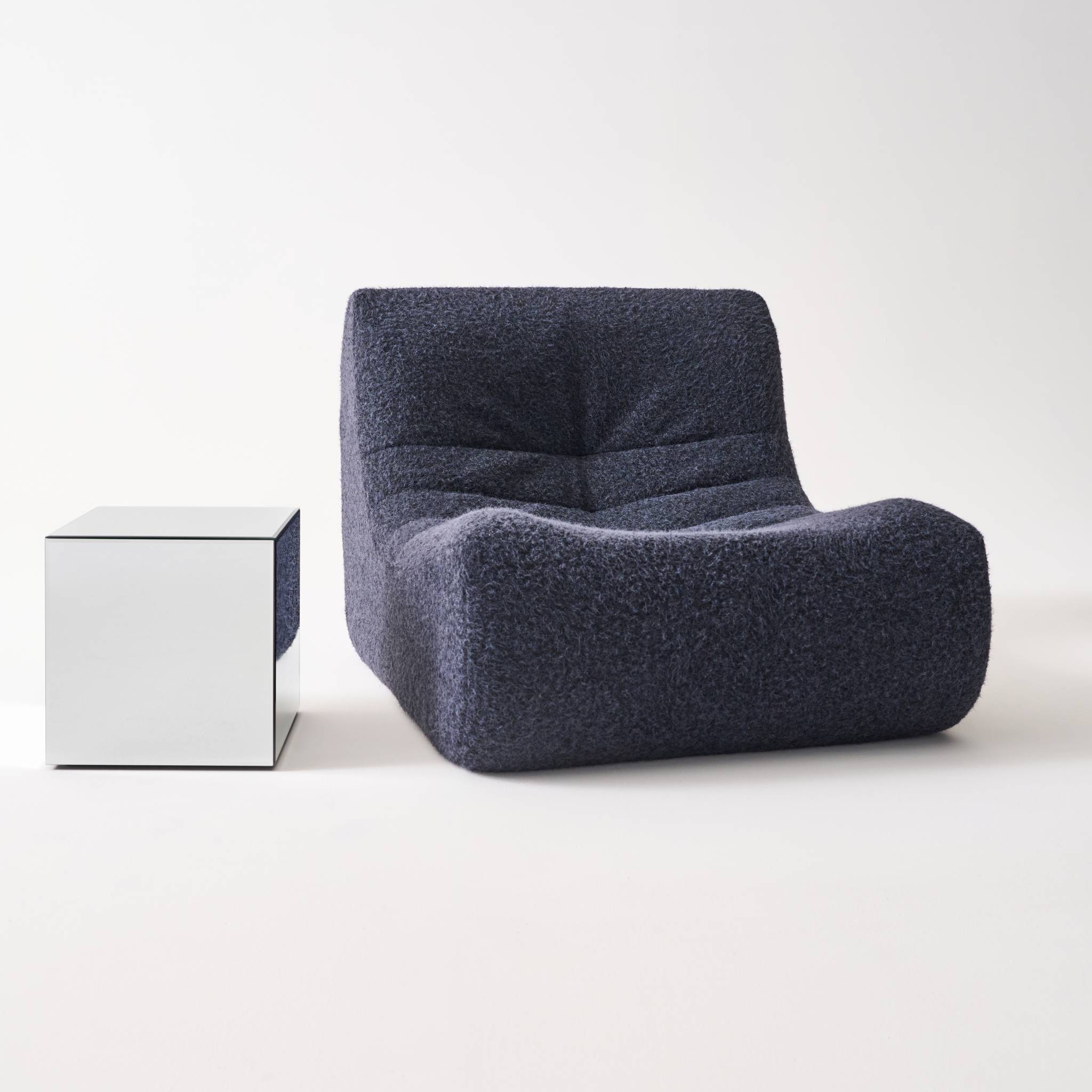 Table cubique miroir transparent. bout de canapé. table d'appoint cube miroir 35cm