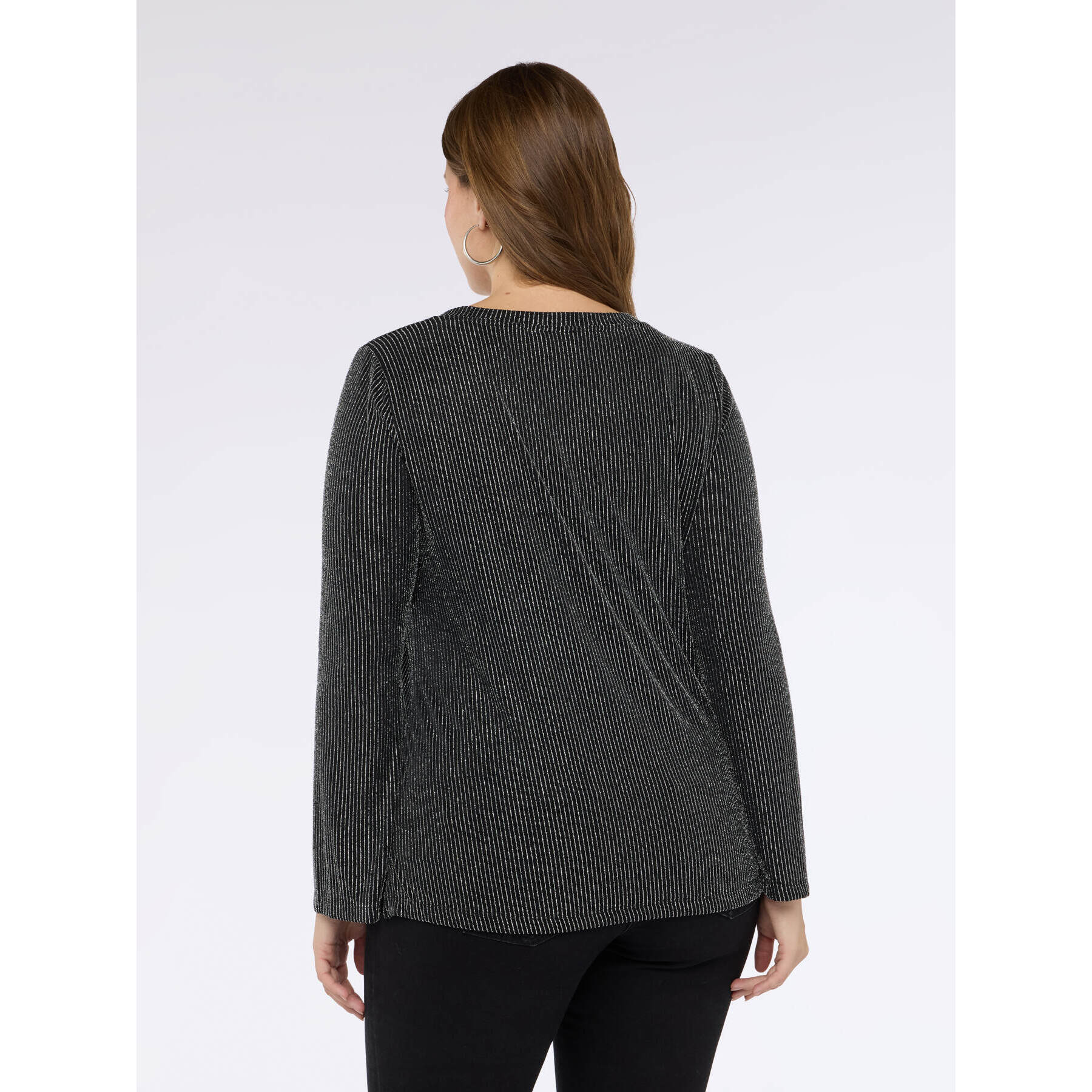 Fiorella Rubino - T-shirt in jersey laminato con scollo a V - Nero