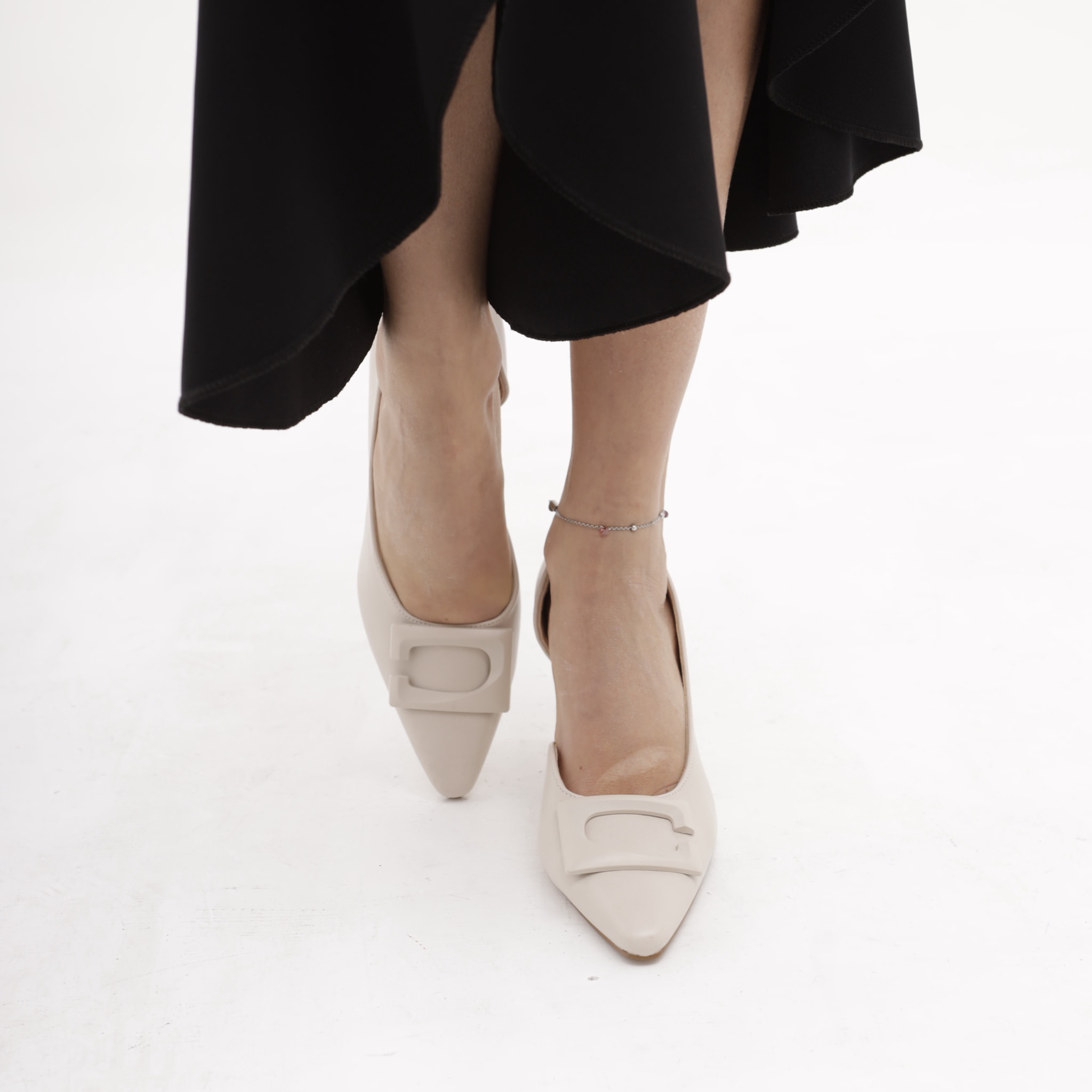 DECOLLETE' ASIMMETRICHE PANNA