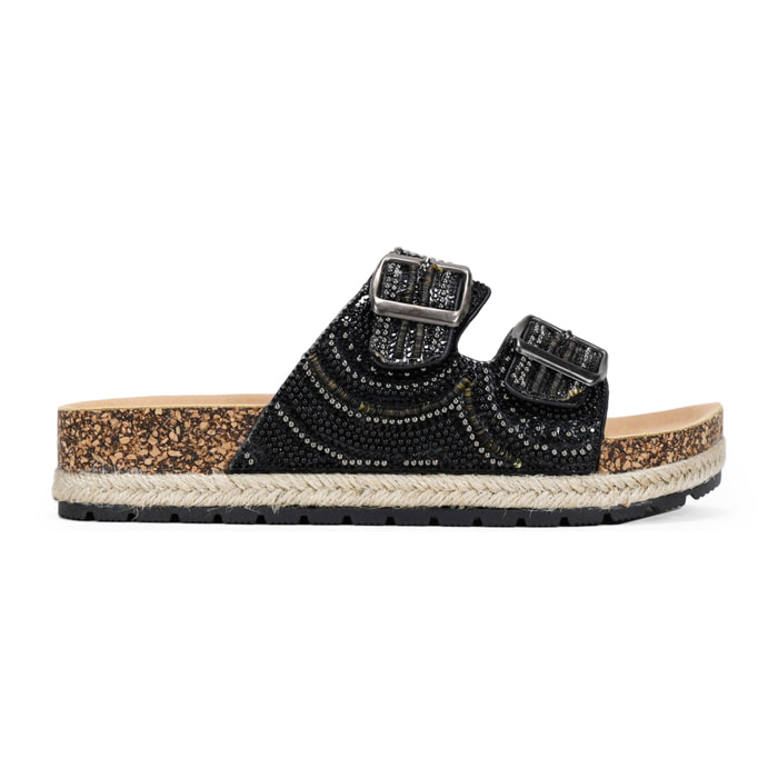 Sandalias de plataforma negras con piedras y hebillas