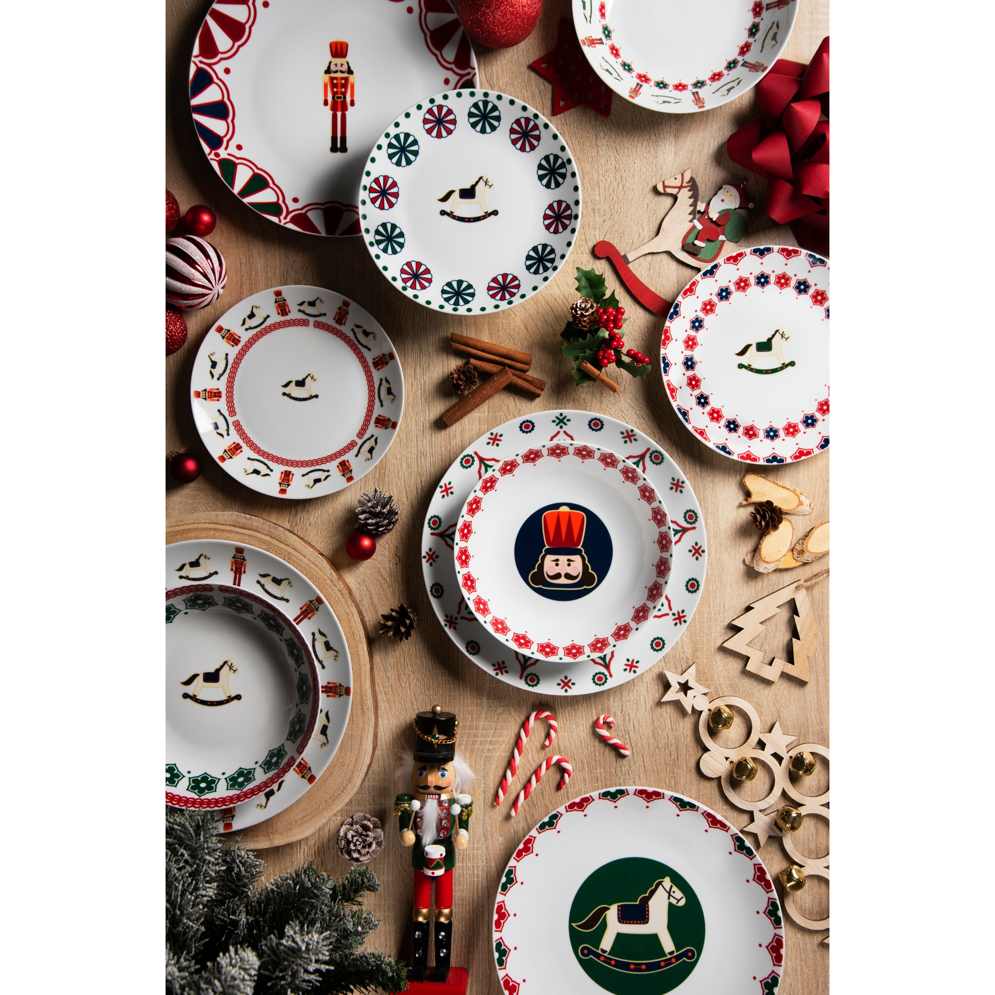 Service 18 assiettes Excelsa Nutcracker, porcelaine, multicolore