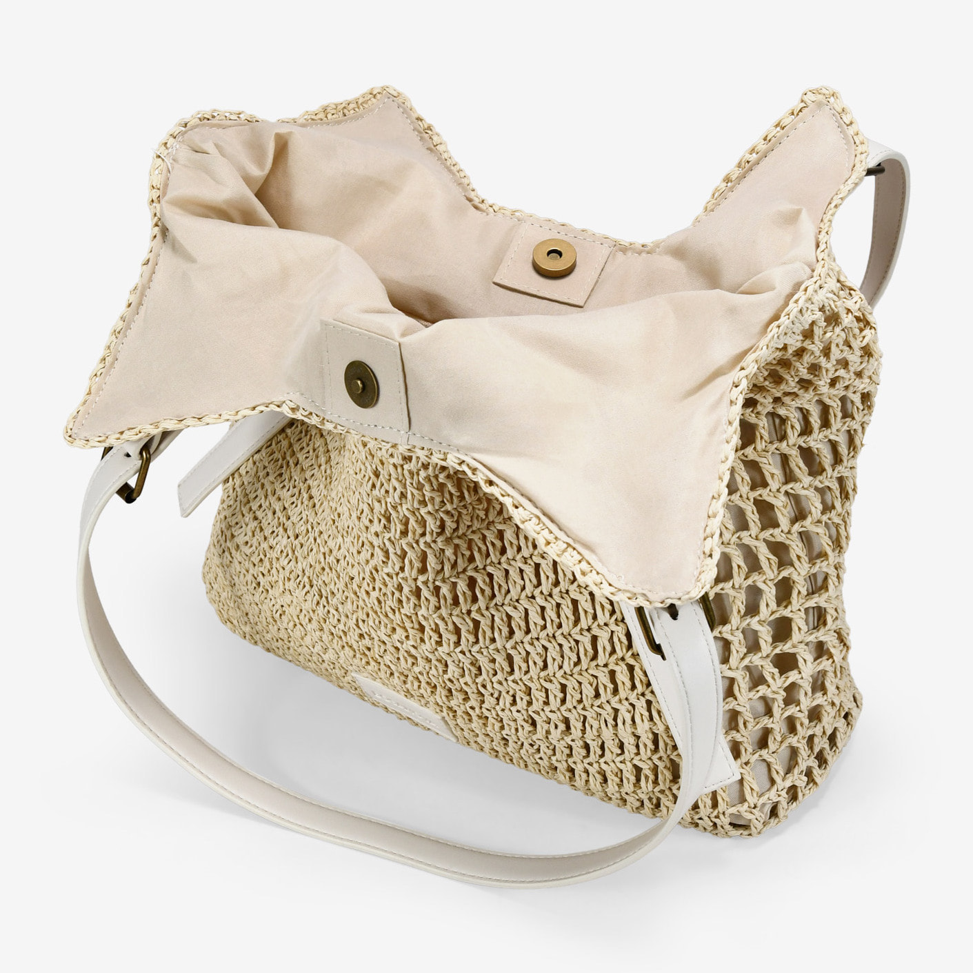 Bolso de hombro beige en rafia con hebillas