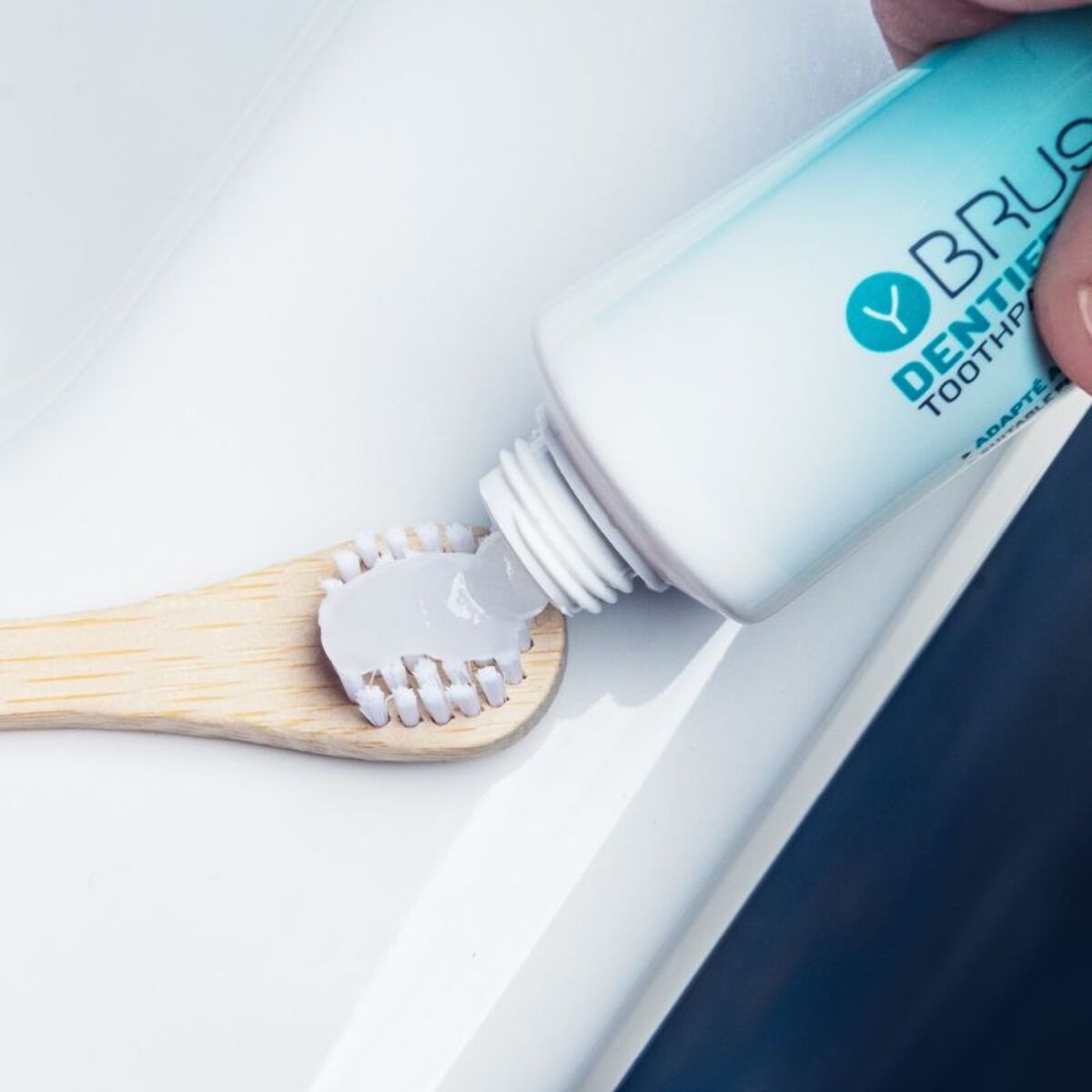 Dentifrice YBRUSH en tube au fluor 75ml