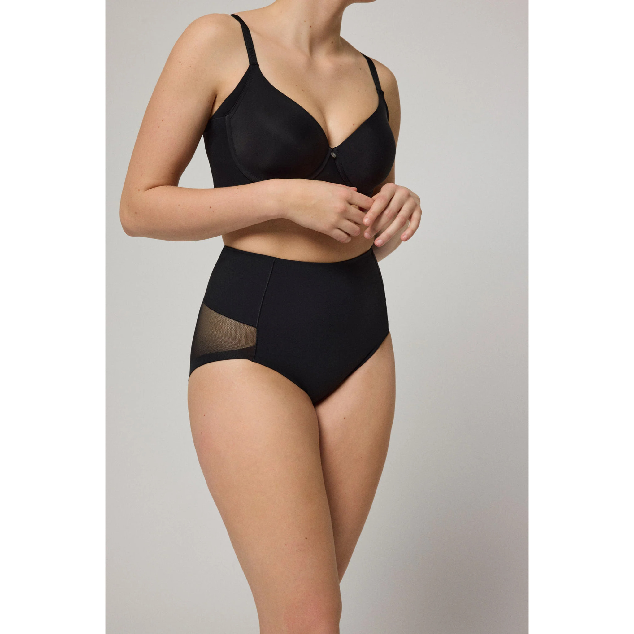 Slip riducente in tulle a compressione media nera