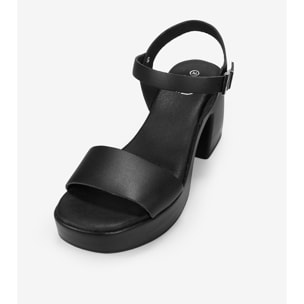 Sandalias de piel negras con tacón ancho