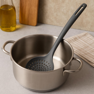 espumadera en color negro 30,3x9,5cm