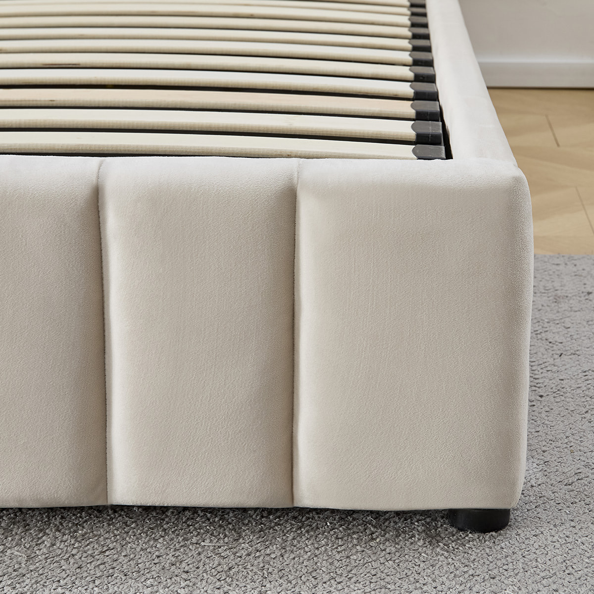 Lit Coffre Trocadéro en Velours Beige, Grand espace de Rangement, Tête de Lit Rembourrée, Sommier à Lattes Actives, Robuste et Confortable