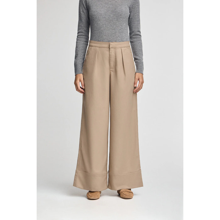 Pantalón camel de corte ancho con detalles Polo Club