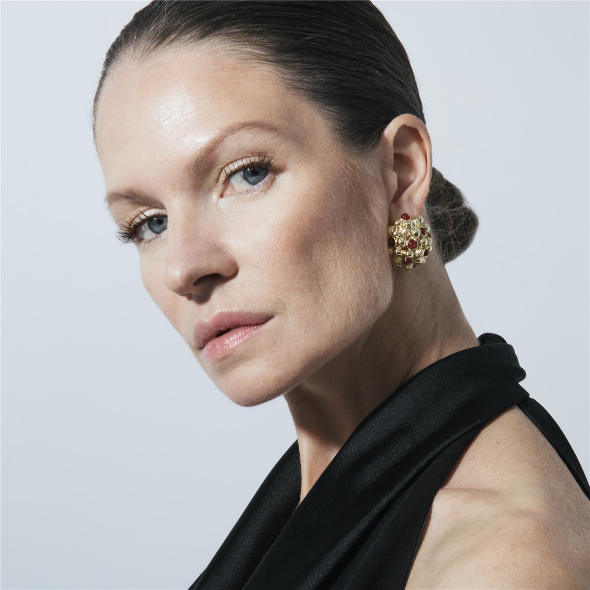 Pendientes Lux by Lux acabadoss en oro amarillo 18k