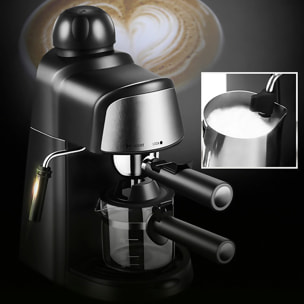 Cafetera espresso de 800 W y 5 bar de presión con capacidad de 240 ml. Incluye jarra de cristal con marcas de medida y varilla de vapor.