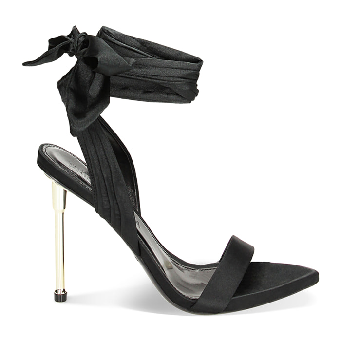 Sandalias con tacón negras en raso