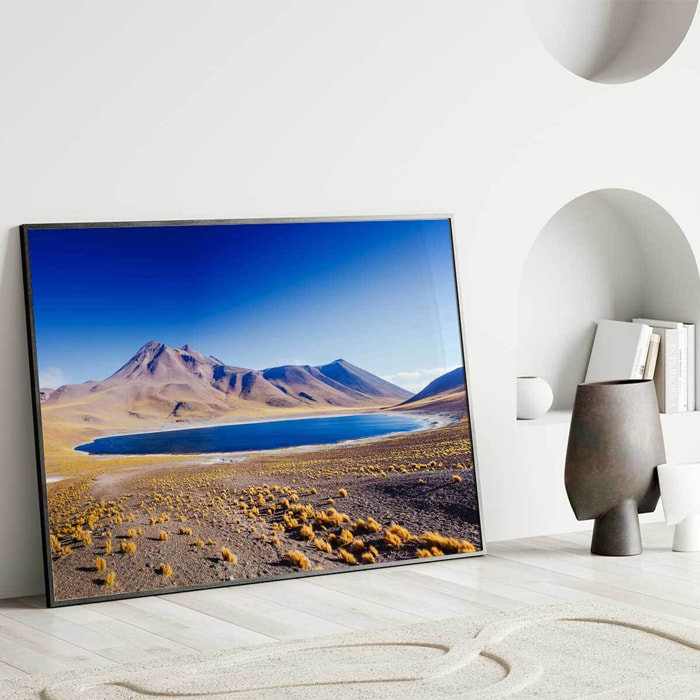 Affiche encadrée lac de montagne dans un désert d’altitude Affiche + cadre en métal - Noir