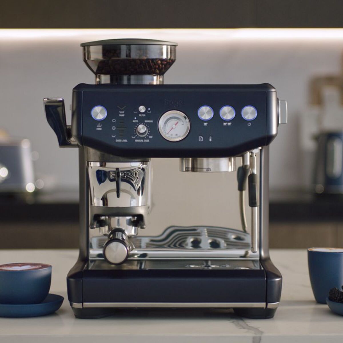 Machine à expresso SAGE APPLIANCES the barista express impress bleu prune
