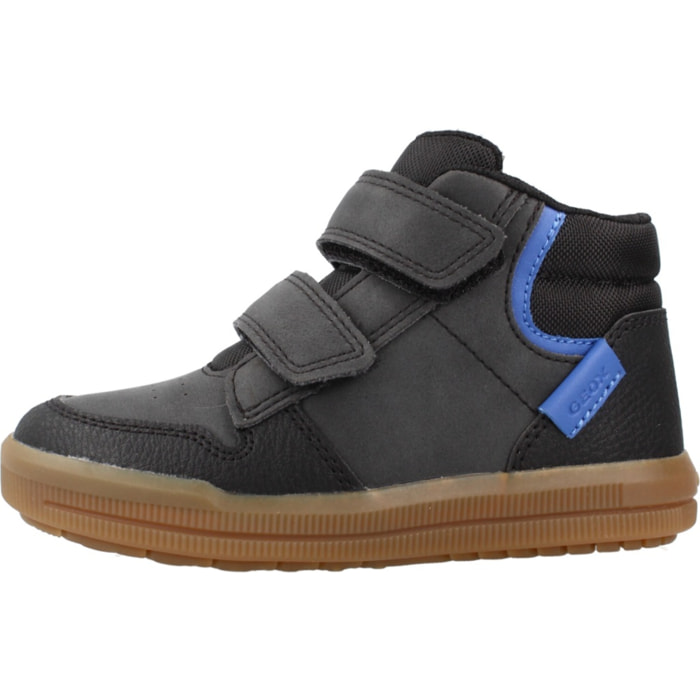Zapatillas Niño de la marca GEOX  modelo J364AB 0MEFU NEGRO