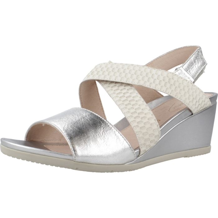 Sandalias Mujer de la marca STONEFLY  modelo SWEET III 10 LAMINATED LTH Silver