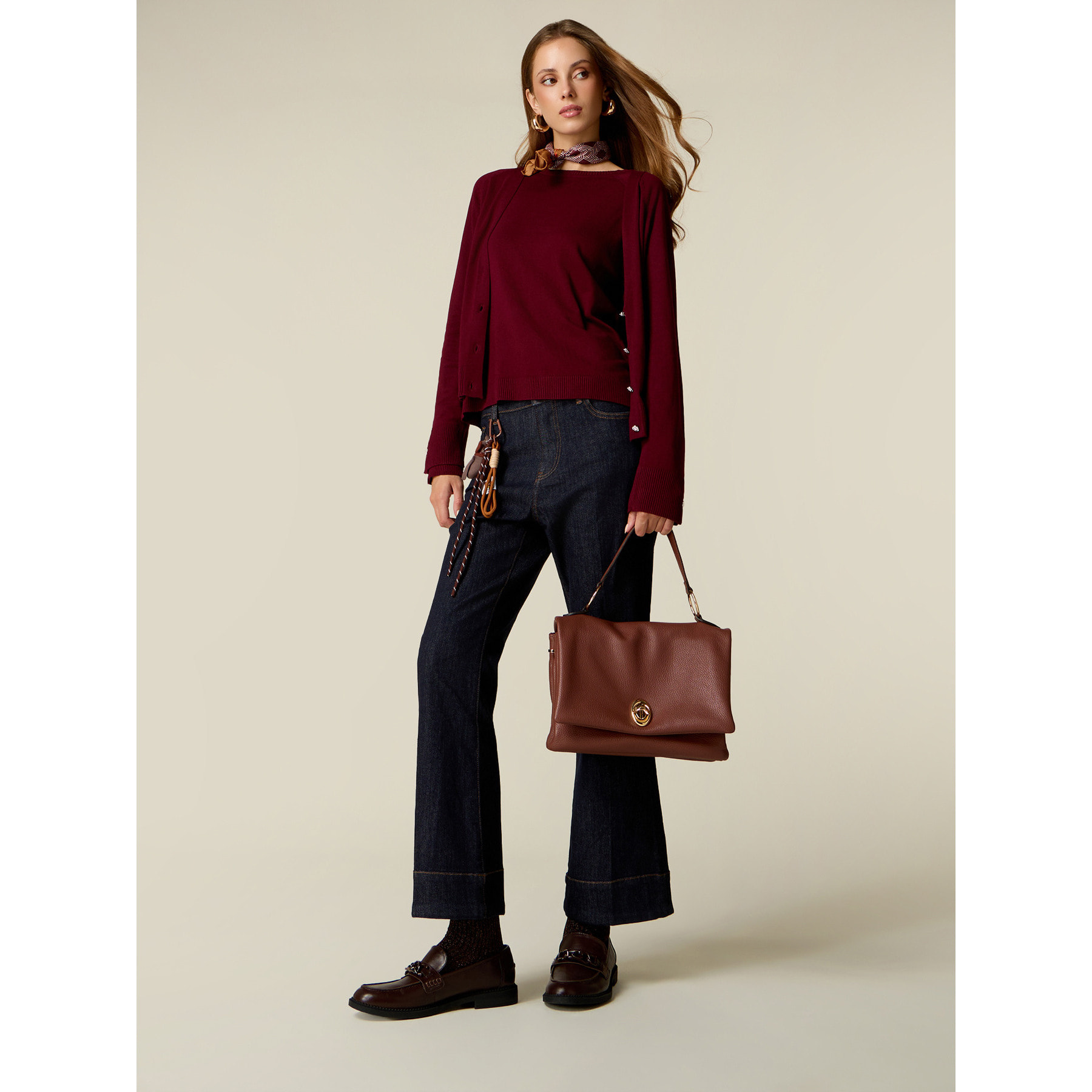 Oltre - Jeans flare de tiro alto con charm - Azul