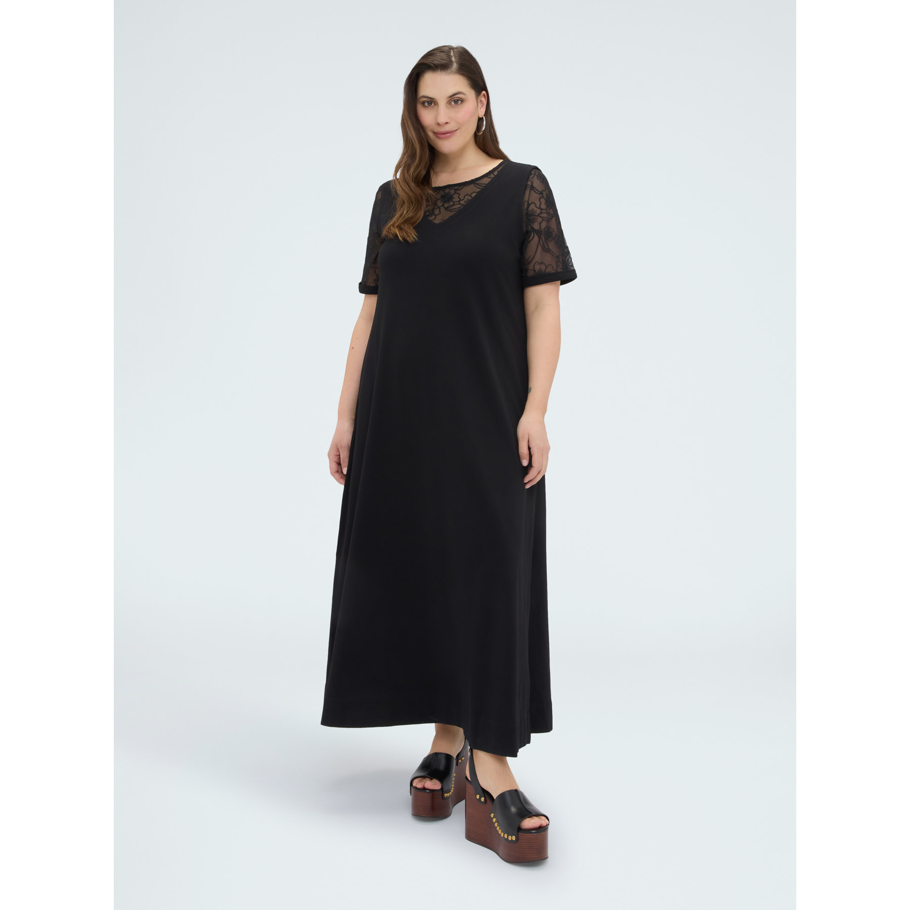 Fiorella Rubino - Vestido línea A largo con detalles florales - Negro