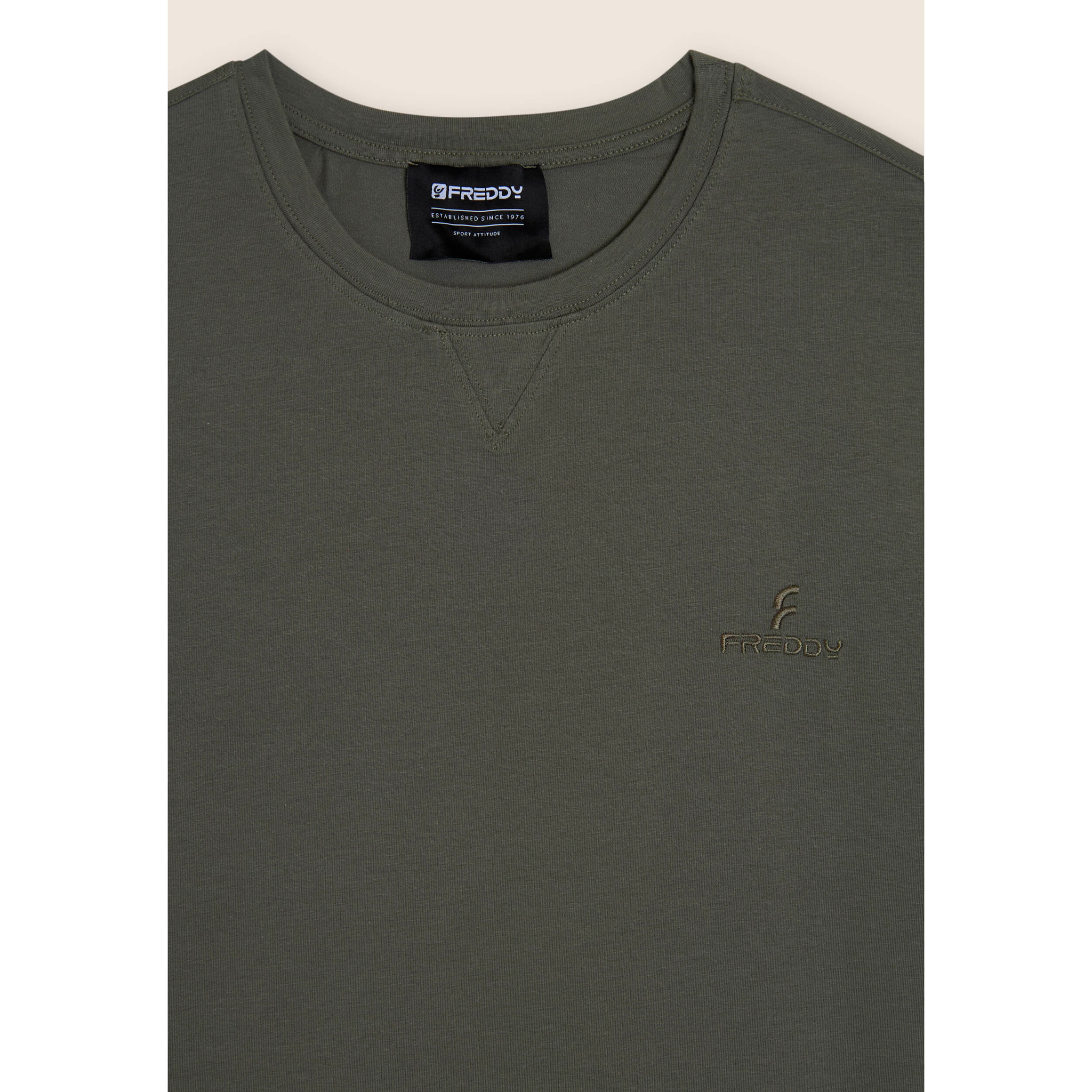 T-shirt regular fit con logo sul cuore