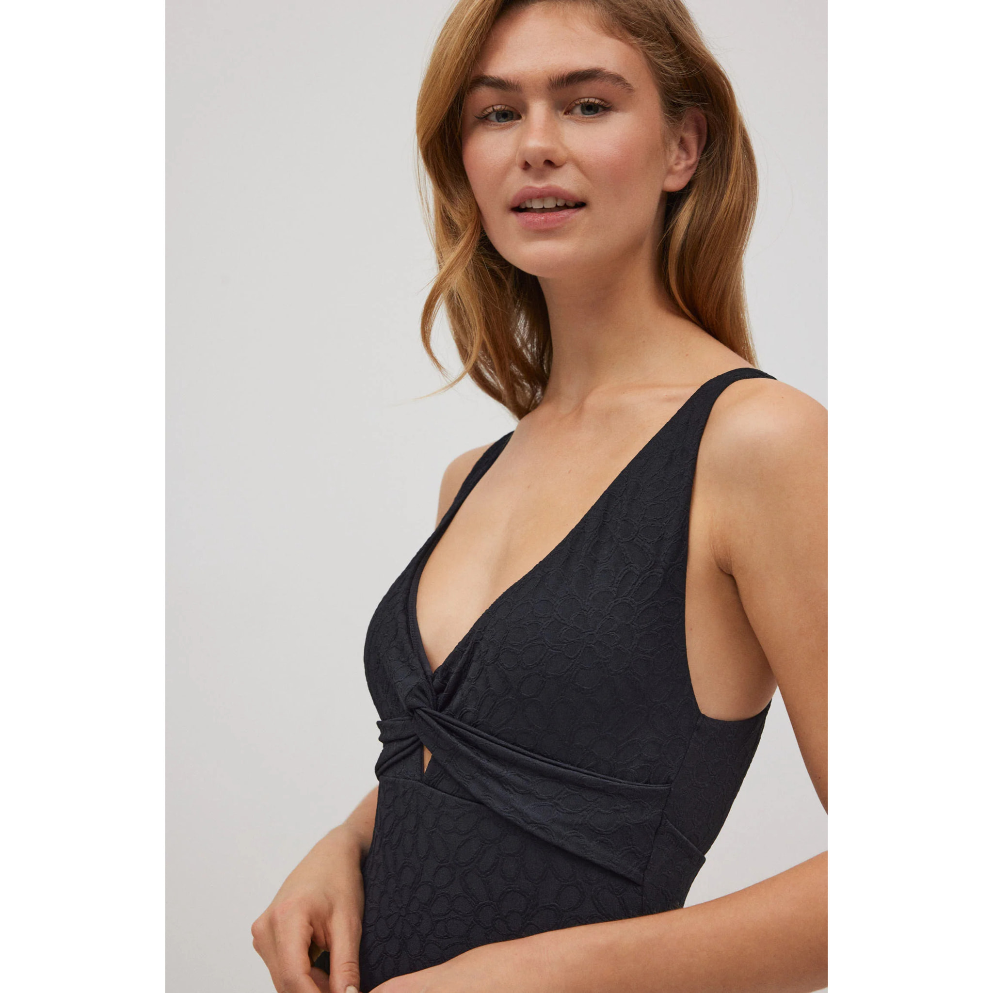 Costume da bagno riducente incrociato testurizzato nero