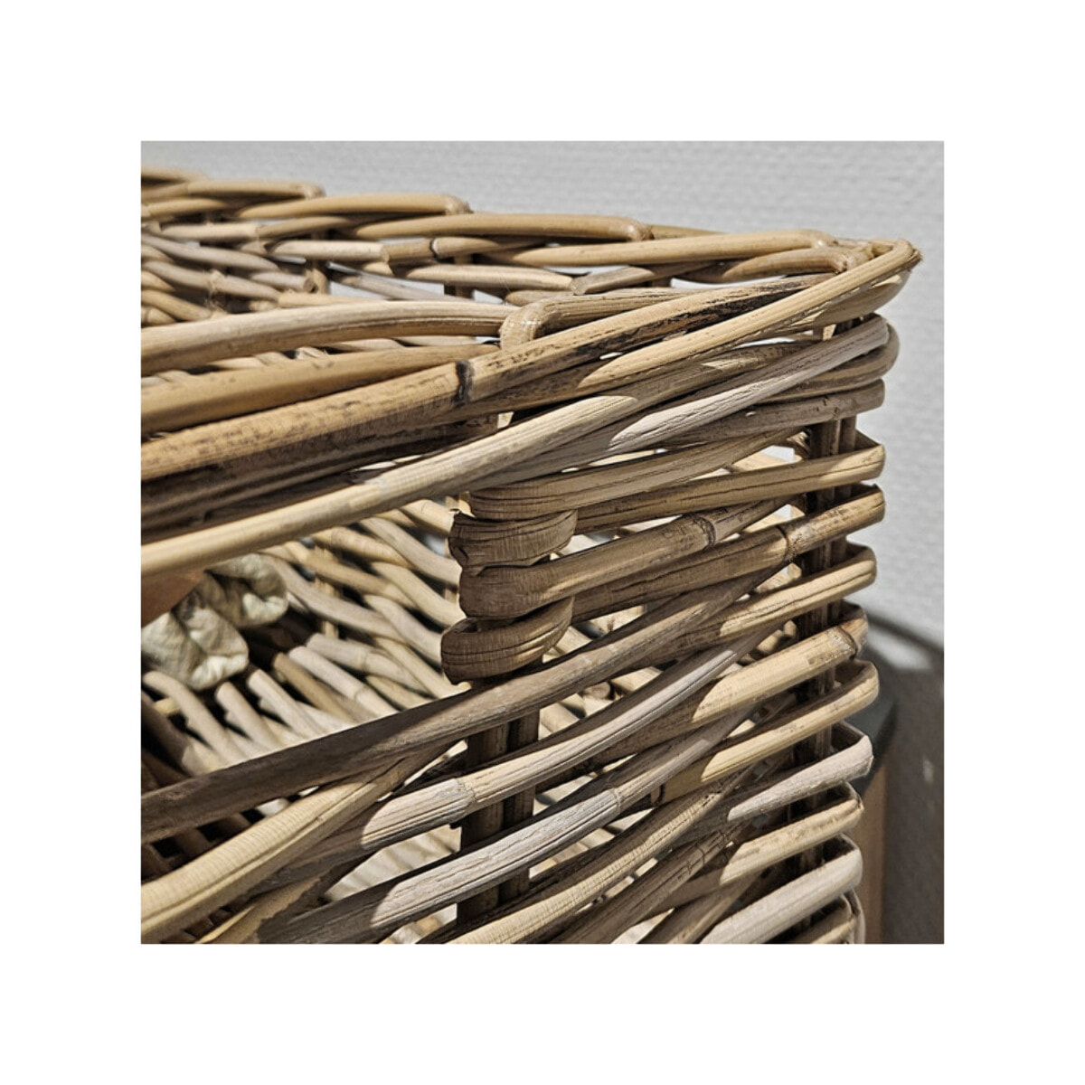 Panier rectangulaire H. 19 cm en kubu naturel tressé - EDWIN